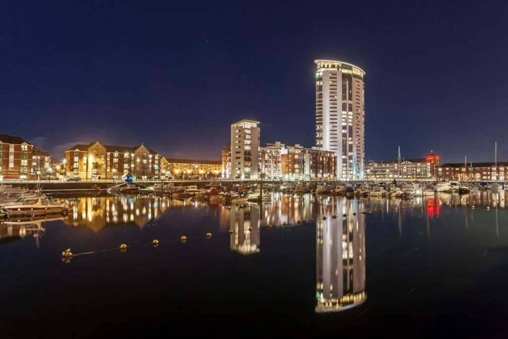 Beach On The Doorstep Meridian Tower Marina Swansea Apartment Exterior photo