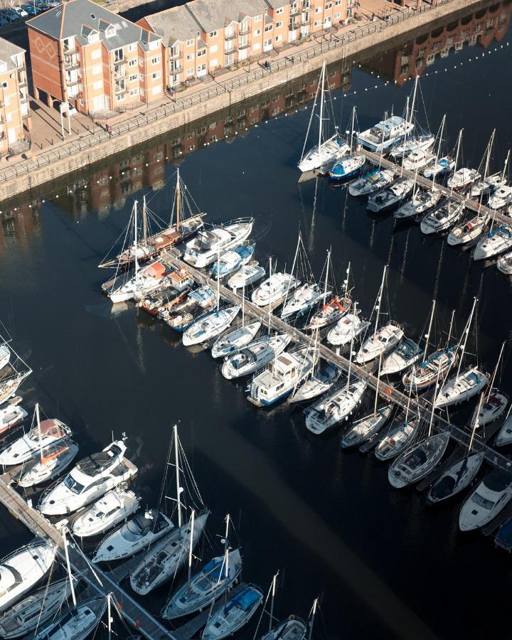 Beach On The Doorstep Meridian Tower Marina Swansea Apartment Exterior photo